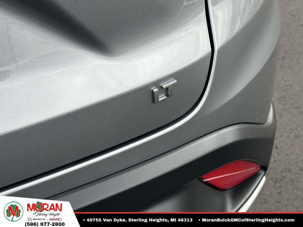 Used 2025 Chevrolet Trax LT w/ LT Convenience Package FWD image 9