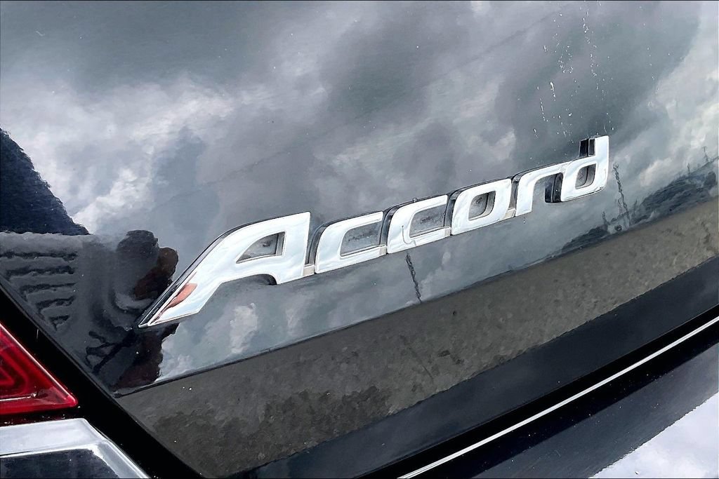 Used 2017 Honda Accord Touring image 19