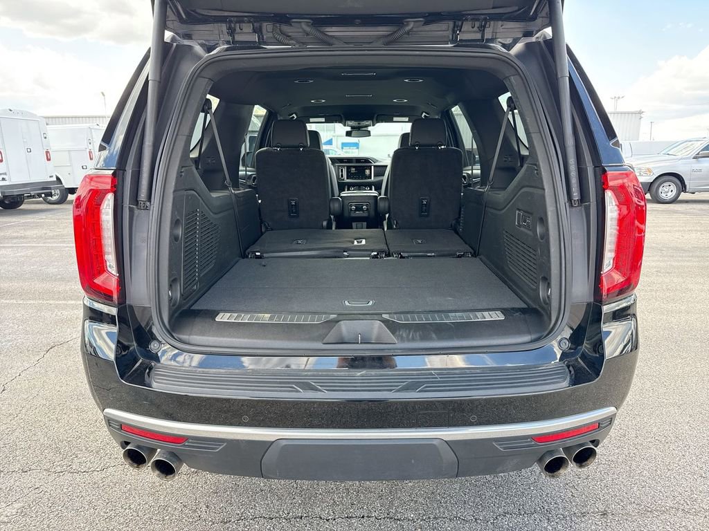 Used 2024 GMC Yukon XL Denali AWD/4WD image 25