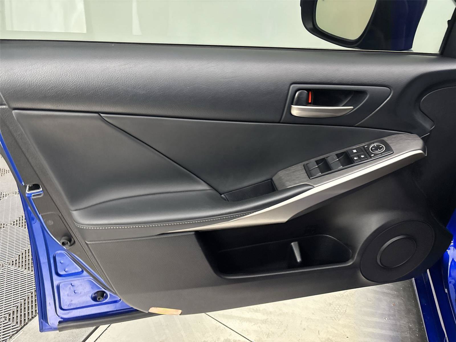 Used 2020 Lexus IS 350 F Sport w/ F Sport Package RWD image 26