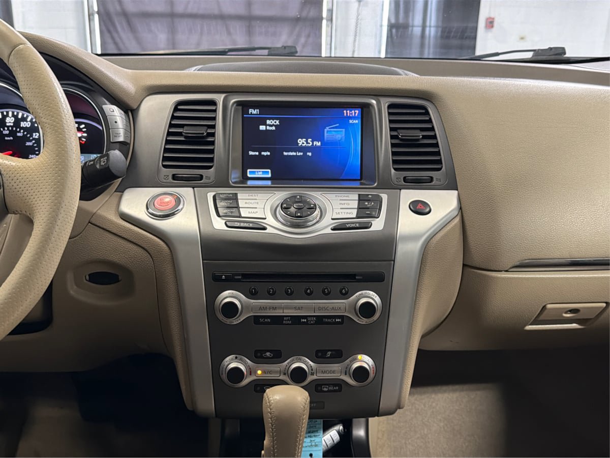 Used 2014 Nissan Murano SV w/ Value Package image 18