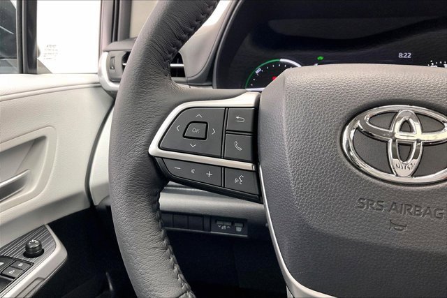 Used 2025 Toyota Sienna XLE image 21