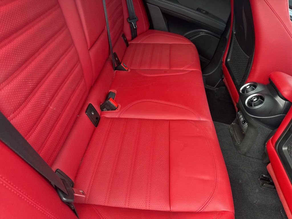 Used 2024 Alfa Romeo Stelvio Veloce image 58