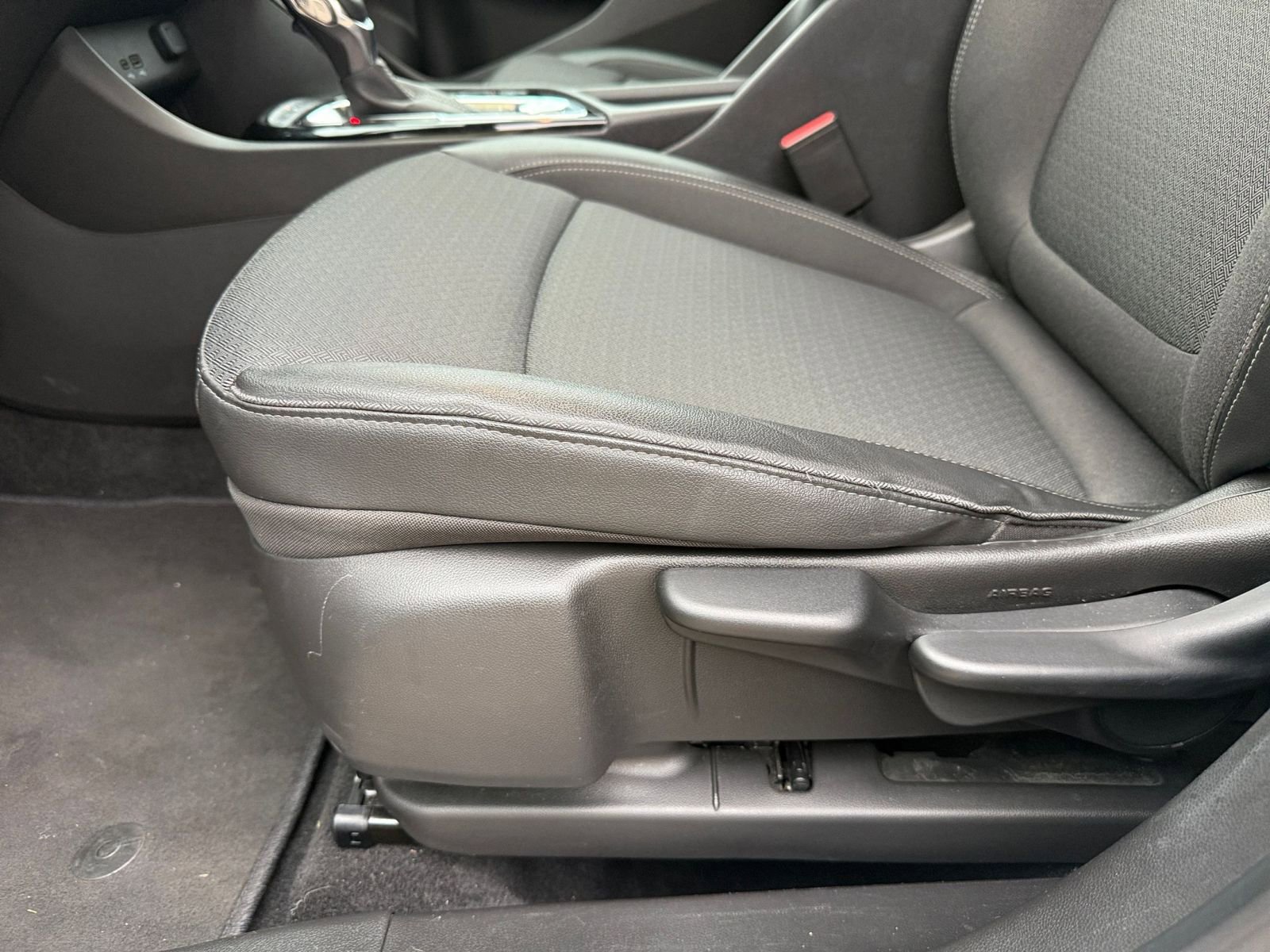 Used 2025 Buick Encore GX Preferred AWD/4WD image 22