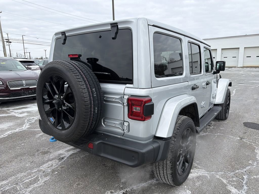 Used 2022 Jeep Wrangler Unlimited Sahara w/ Cold Weather Group AWD/4WD image 6