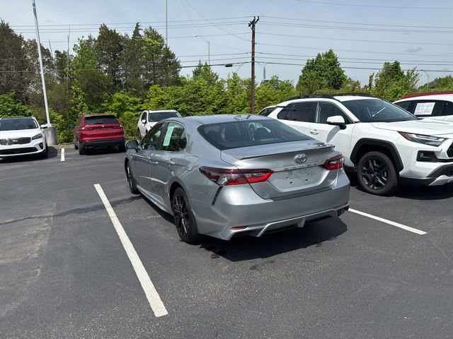 Used 2022 Toyota Camry SE FWD image 6