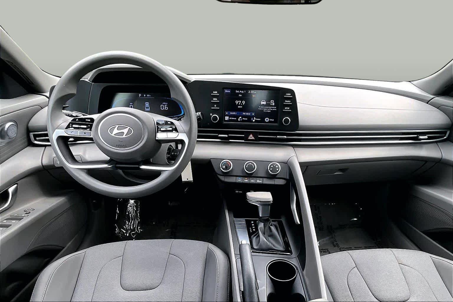 Used 2026 Hyundai Elantra SE FWD image 15