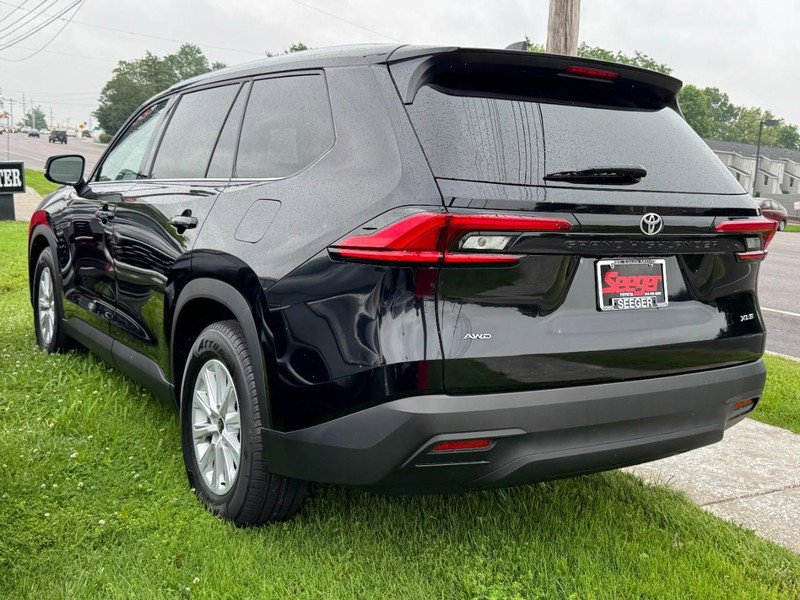 Certified 2024 Toyota Grand Highlander AWD image 4
