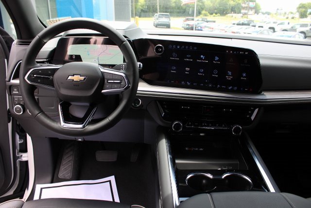 New 2025 Chevrolet Suburban Premier image 24