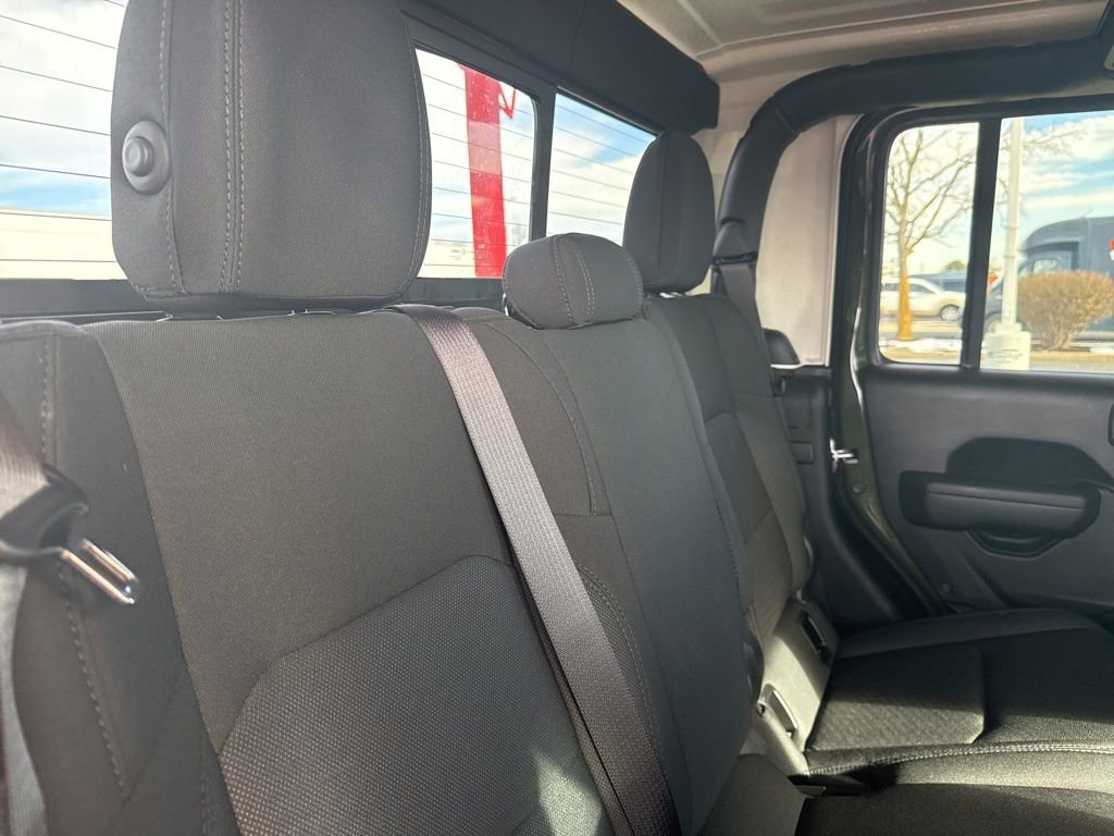 Used 2022 Jeep Gladiator Sport image 22