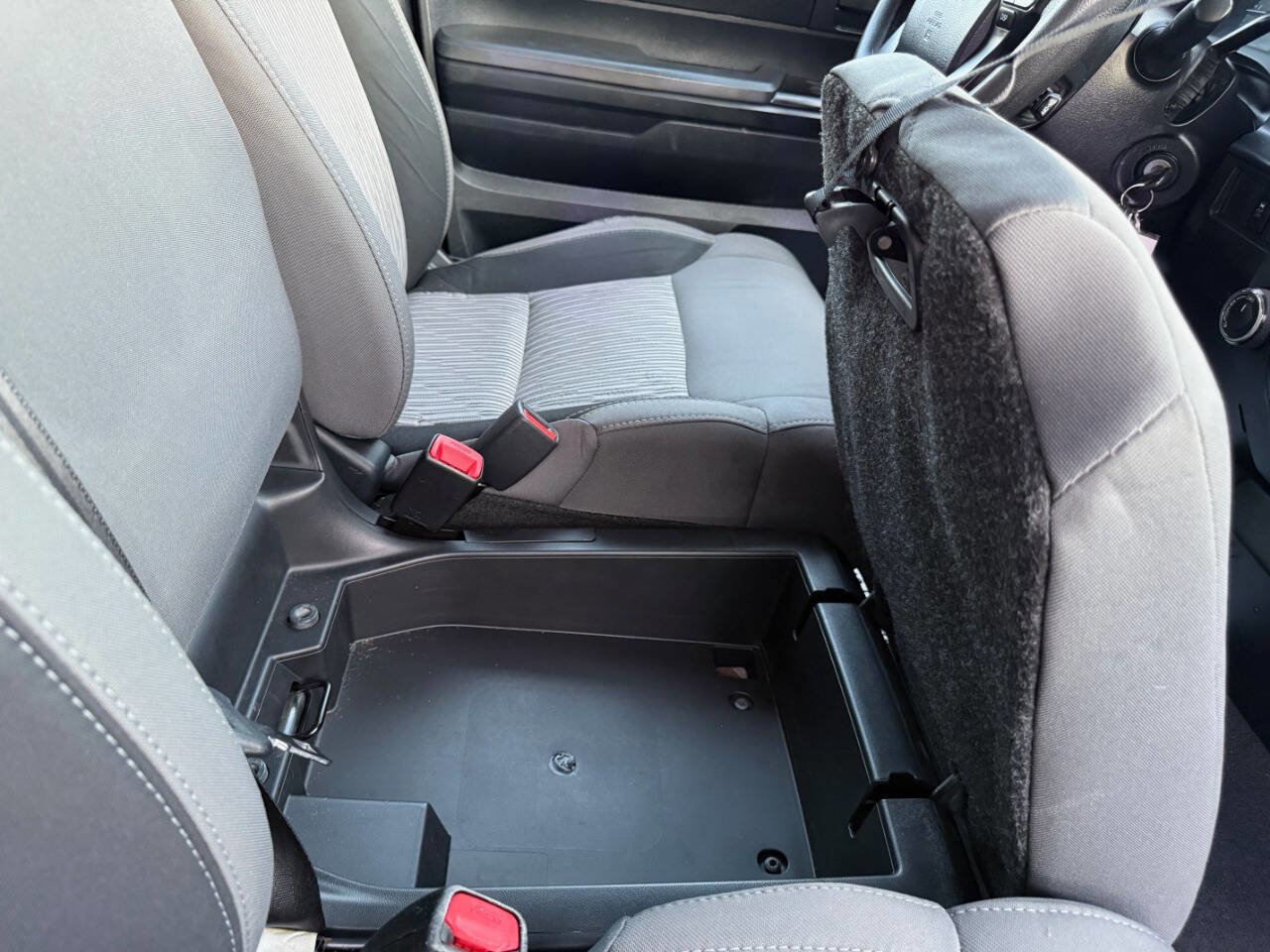 Used 2015 Toyota Tundra SR image 35