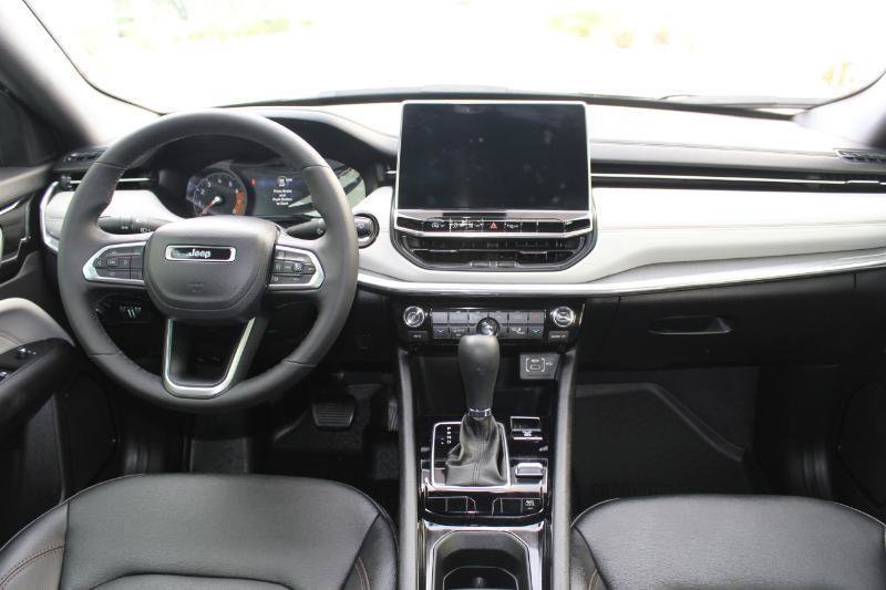Used 2024 Jeep Compass Limited AWD/4WD image 16