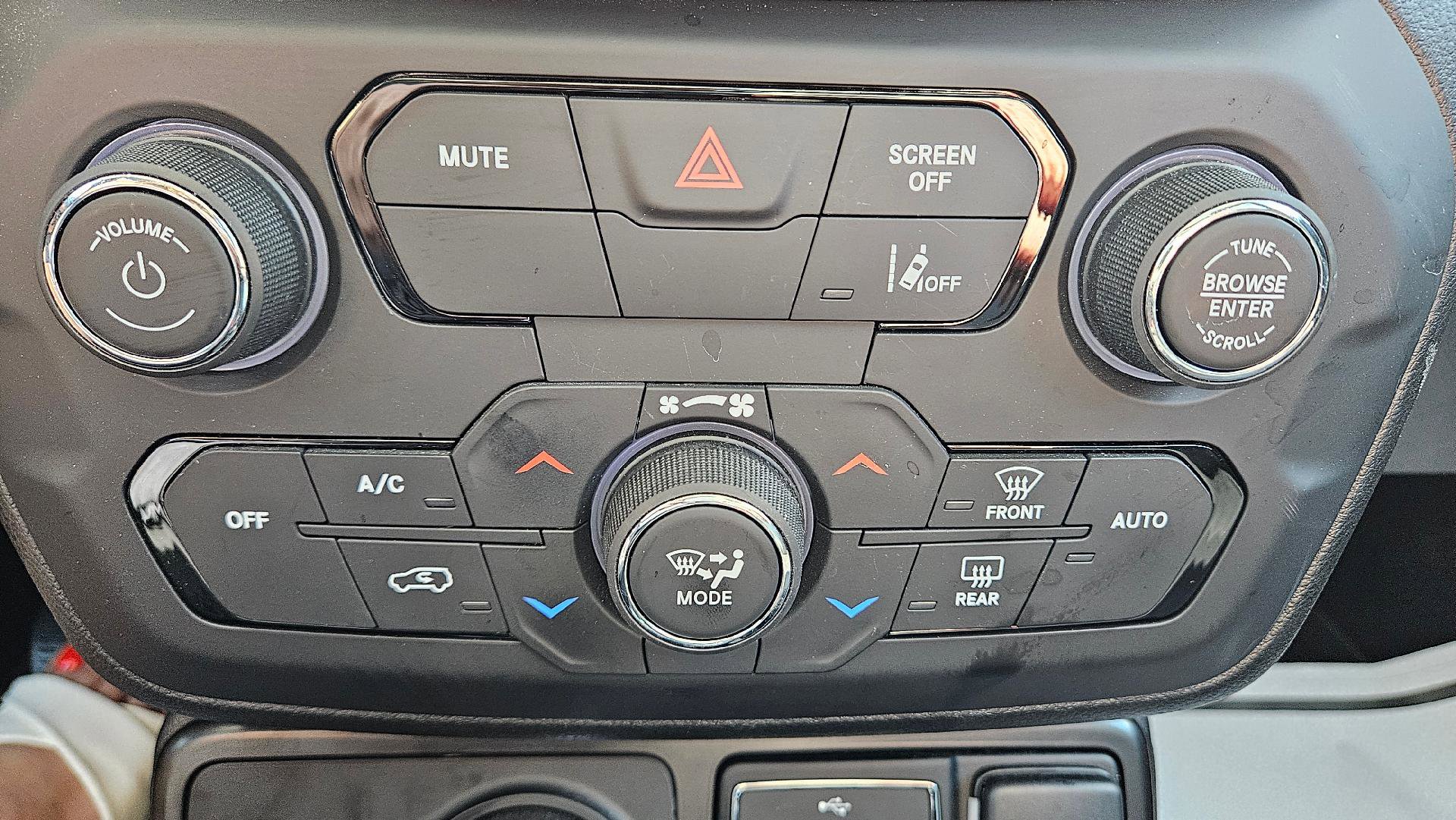 Used 2021 Jeep Renegade Limited w/ Sun & Sound Group image 15