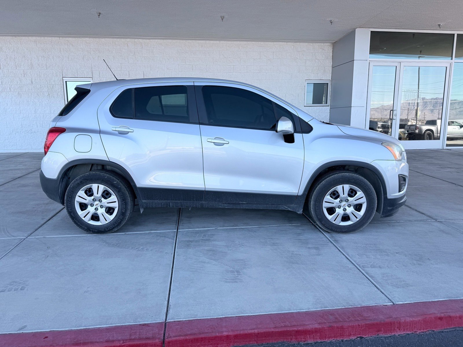 Used 2016 Chevrolet Trax LS w/ LPO, Cargo Package image 2