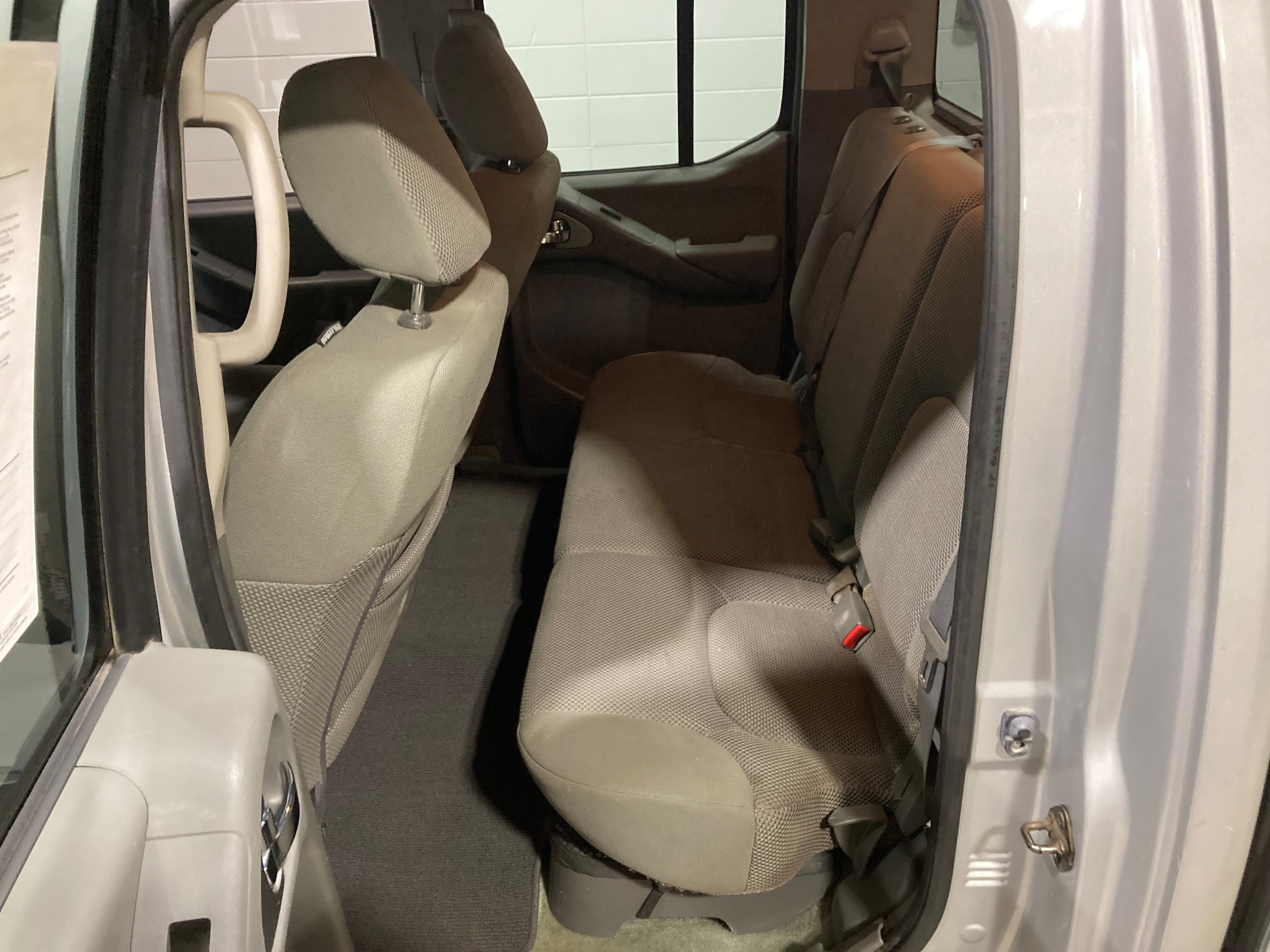 Used 2015 Nissan Frontier SV image 17