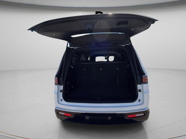 Used 2024 Jeep Wagoneer Series II w/ Flexible Seating Group image 26