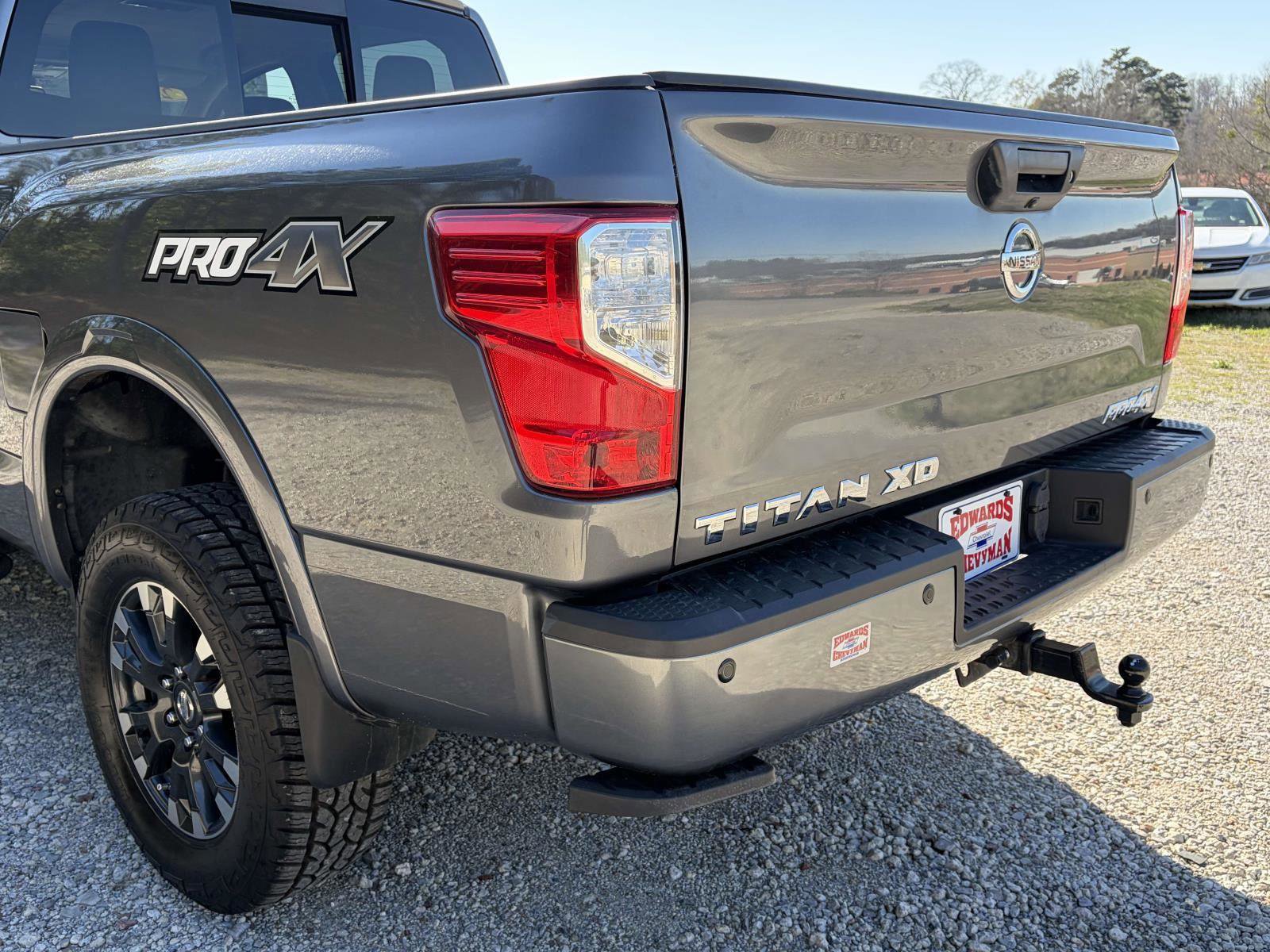 Used 2019 Nissan Titan PRO-4X w/ Pro-4x Convenience Package image 29