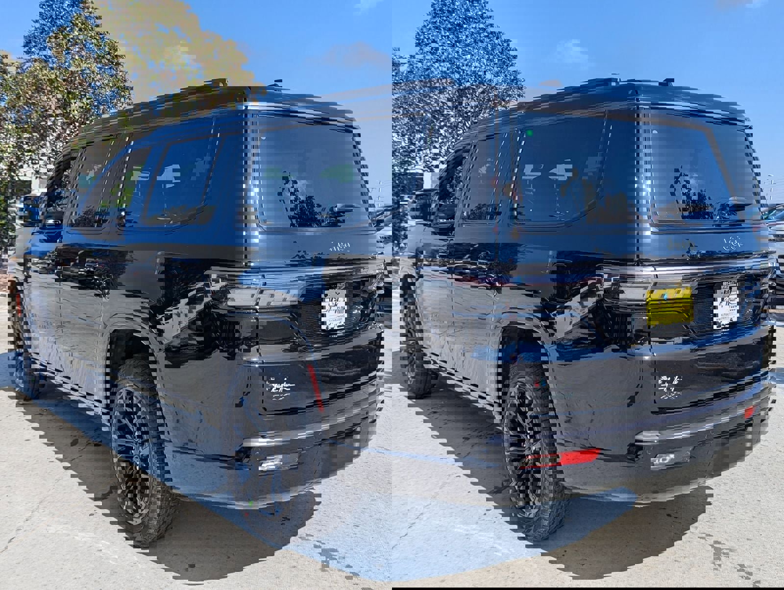 New 2026 Jeep Grand Wagoneer L Summit w/ Premium Group III image 4