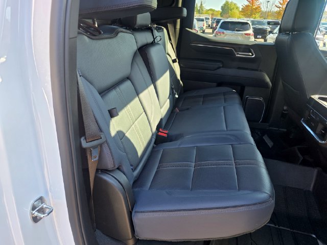 Used 2023 Chevrolet Silverado 1500 High Country w/ High Country Premium Package AWD/4WD image 17