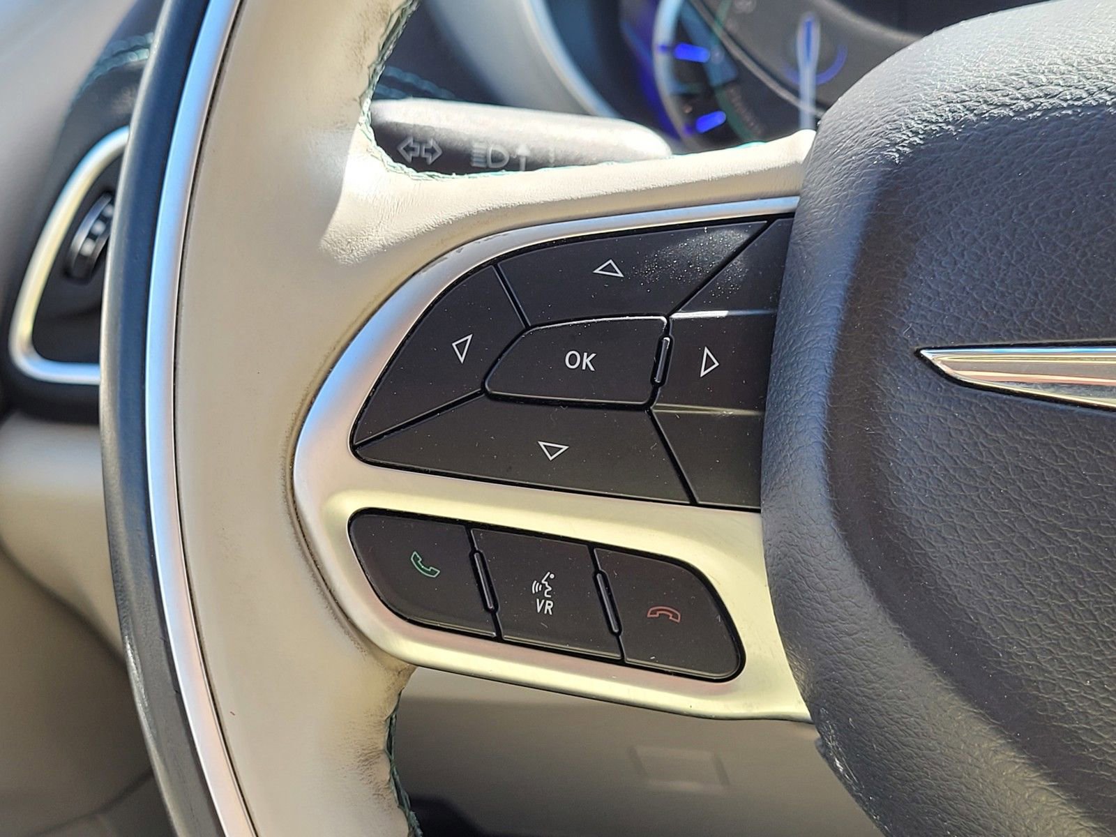 Used 2018 Chrysler Pacifica Limited w/ Advanced Safetytec Group image 21