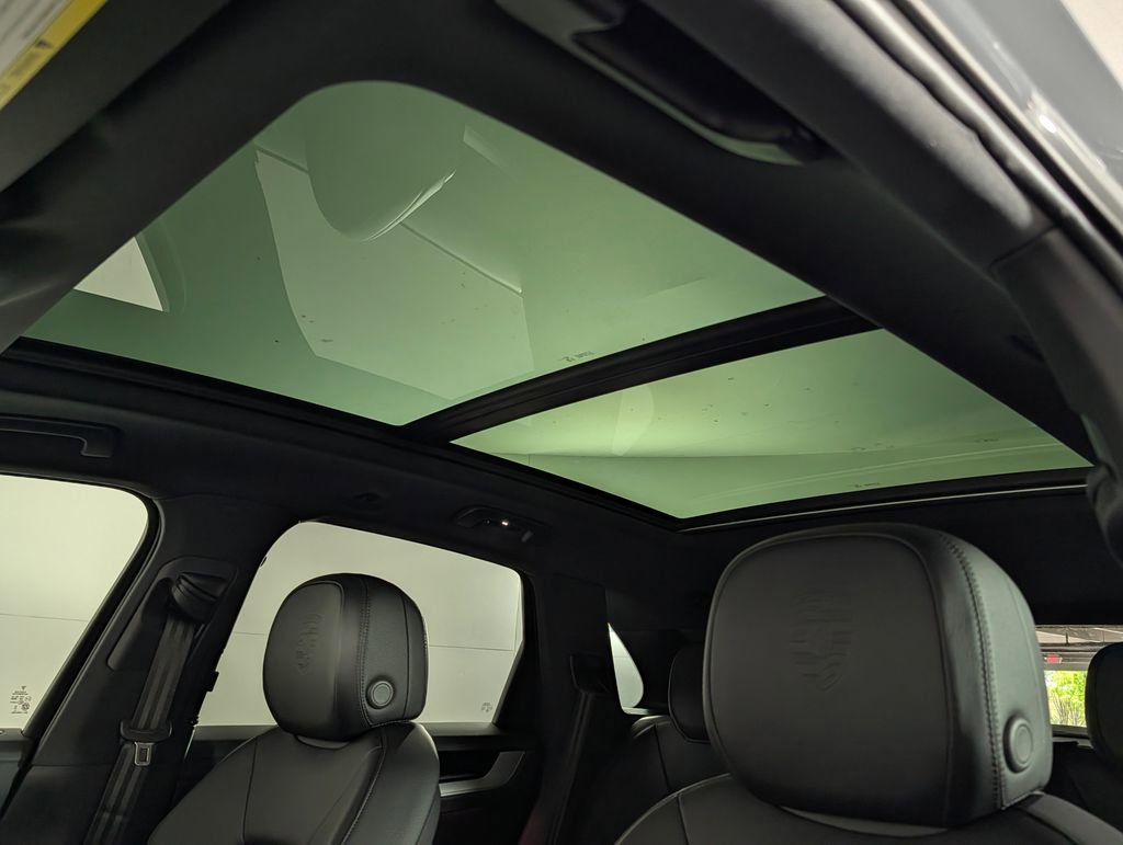 Certified 2025 Porsche Cayenne image 28