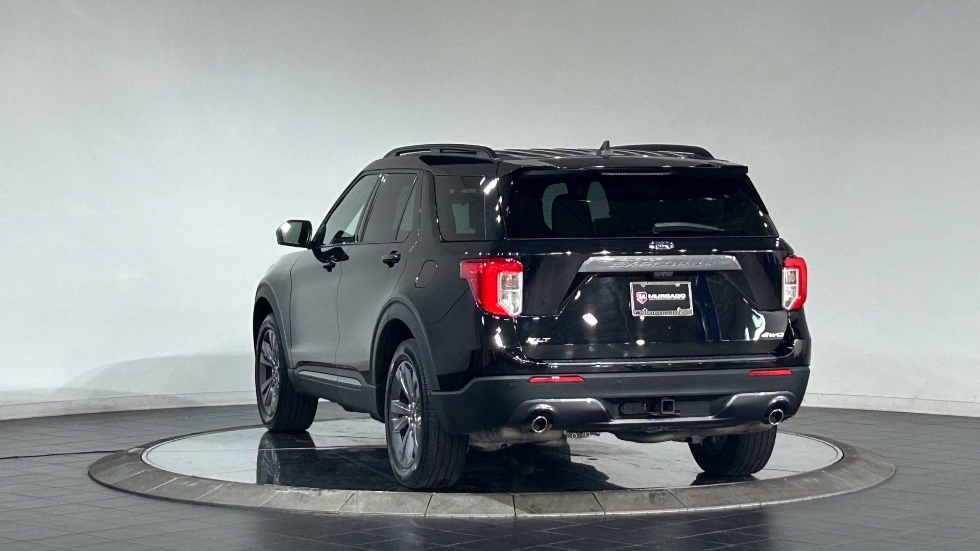 Used 2022 Ford Explorer XLT w/ Equipment Group 202A AWD/4WD image 7