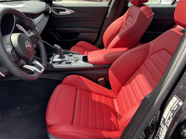 New 2025 Alfa Romeo Giulia w/ Veloce Package Rwd image 11