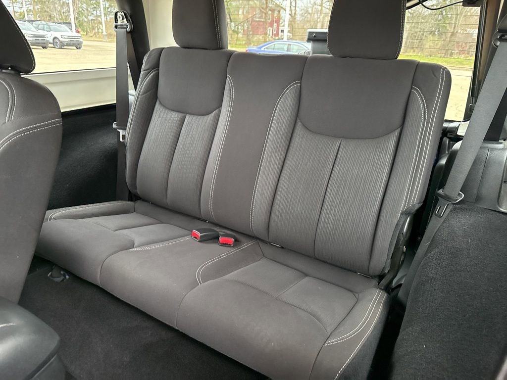 Used 2013 Jeep Wrangler Sahara image 9