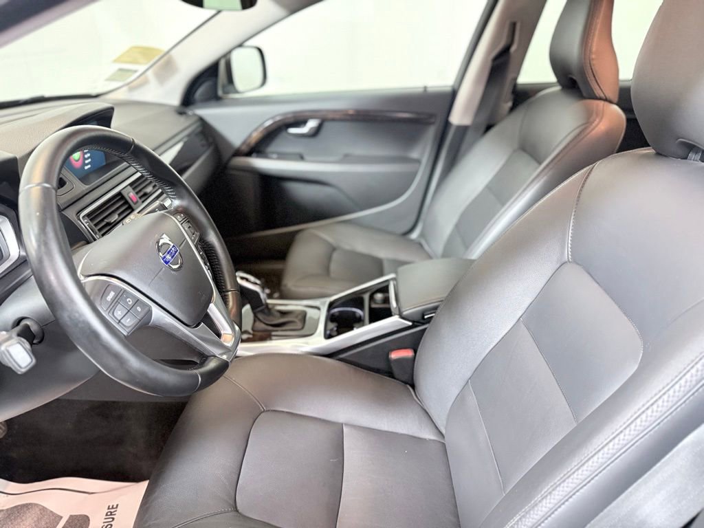 Used 2016 Volvo XC70 T5 Premier w/ Proximity Package image 19