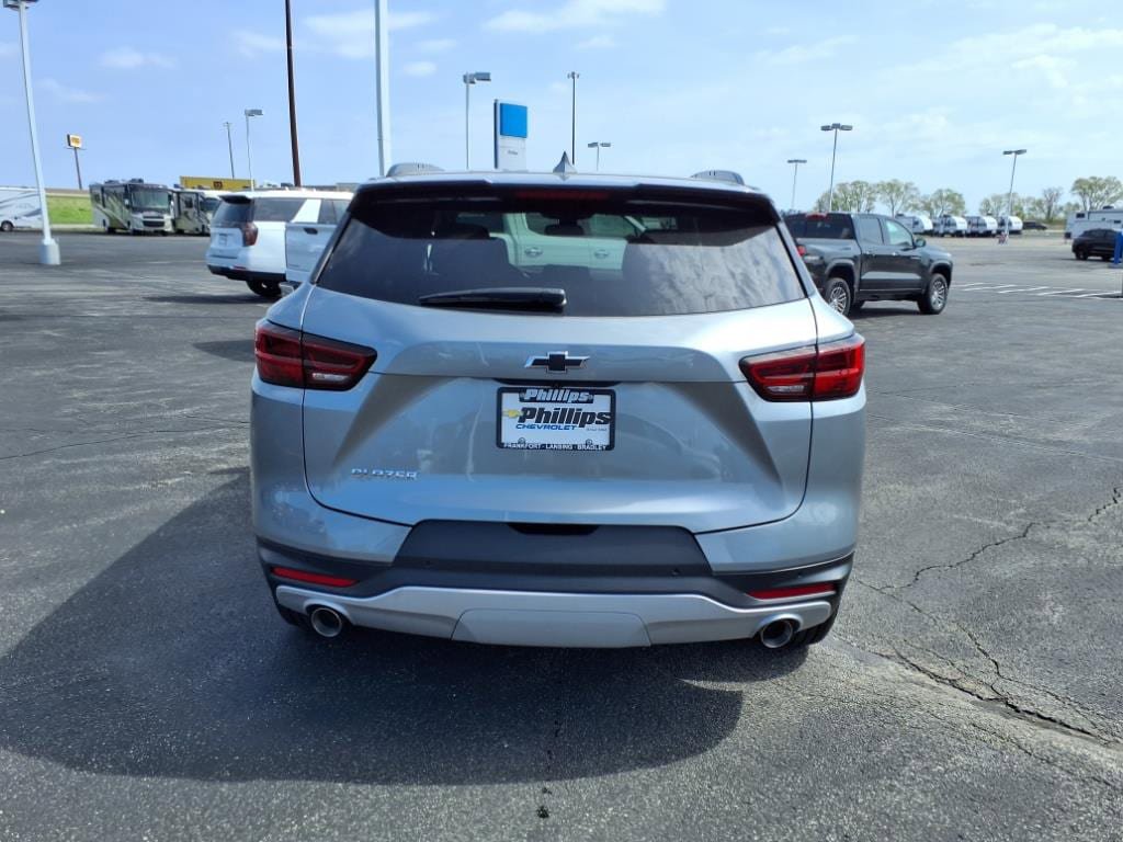 New 2025 Chevrolet Blazer LT w/ Convenience Package FWD image 5