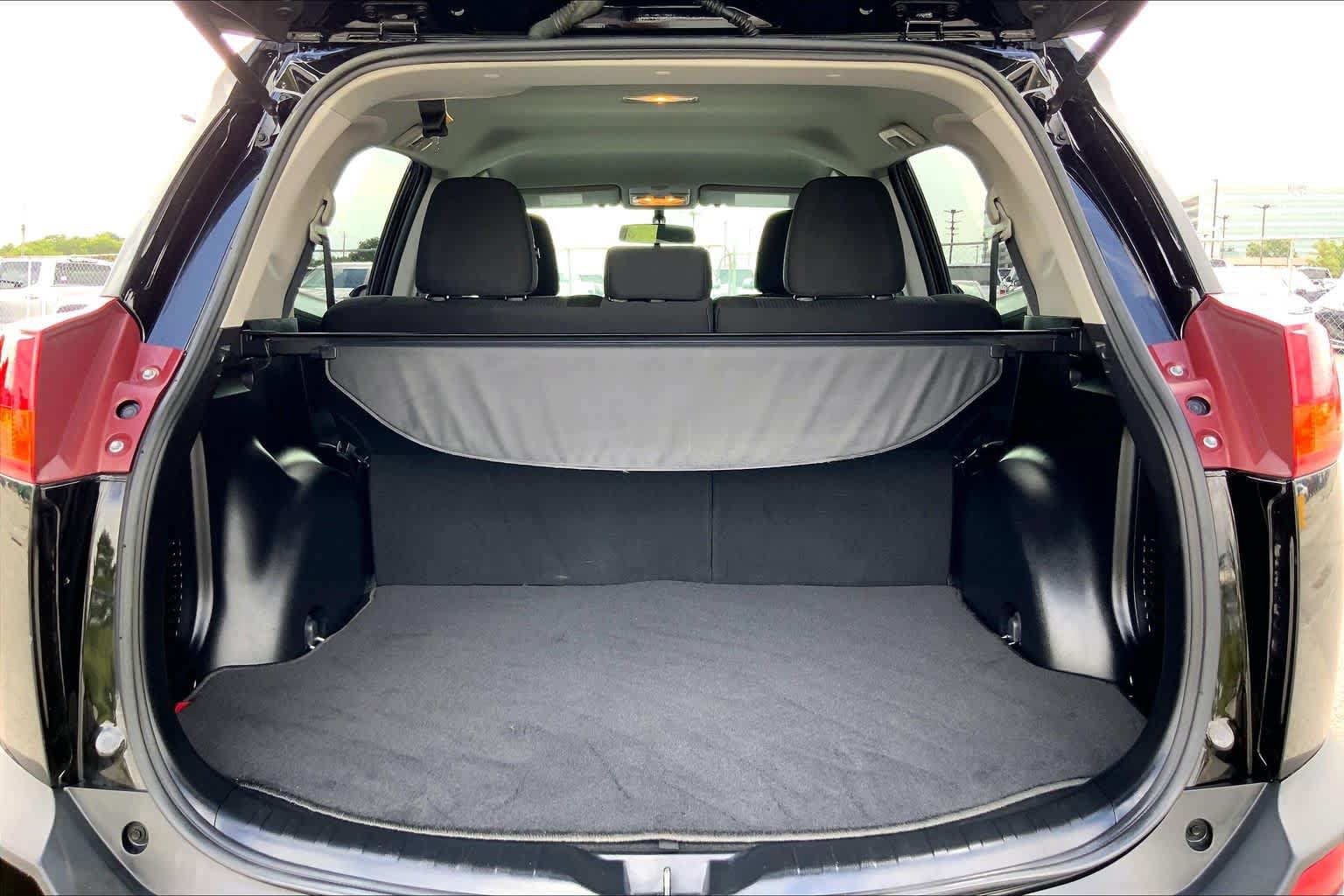 Used 2014 Toyota RAV4 LE FWD image 34