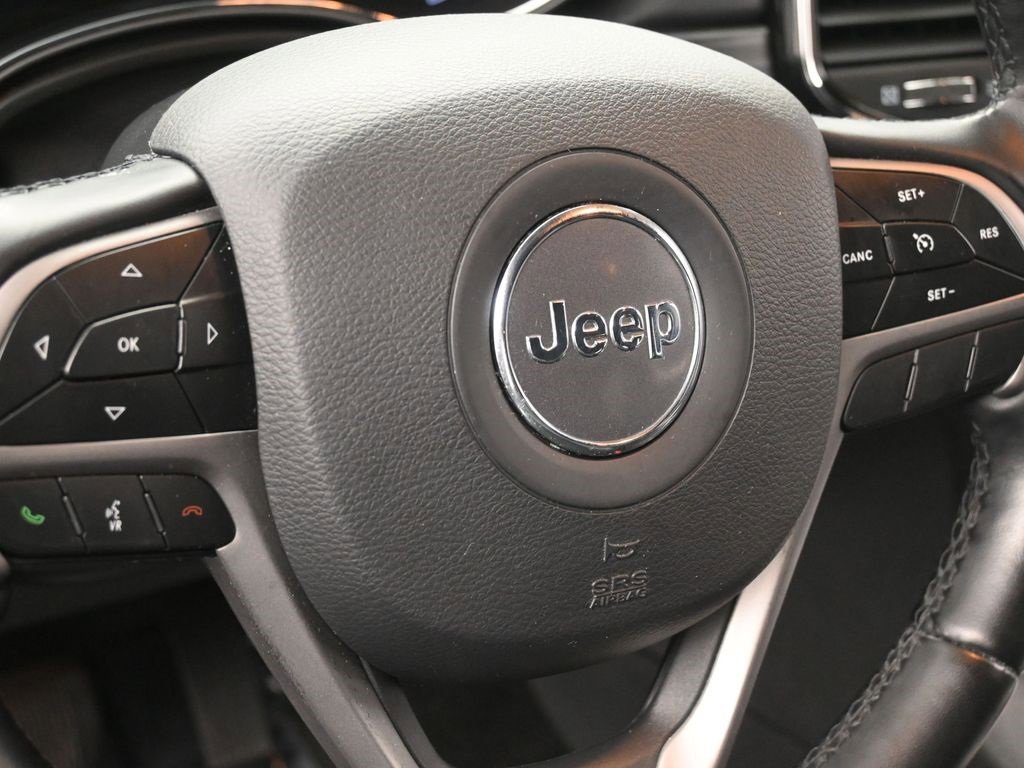 Used 2021 Jeep Grand Cherokee Laredo X image 13