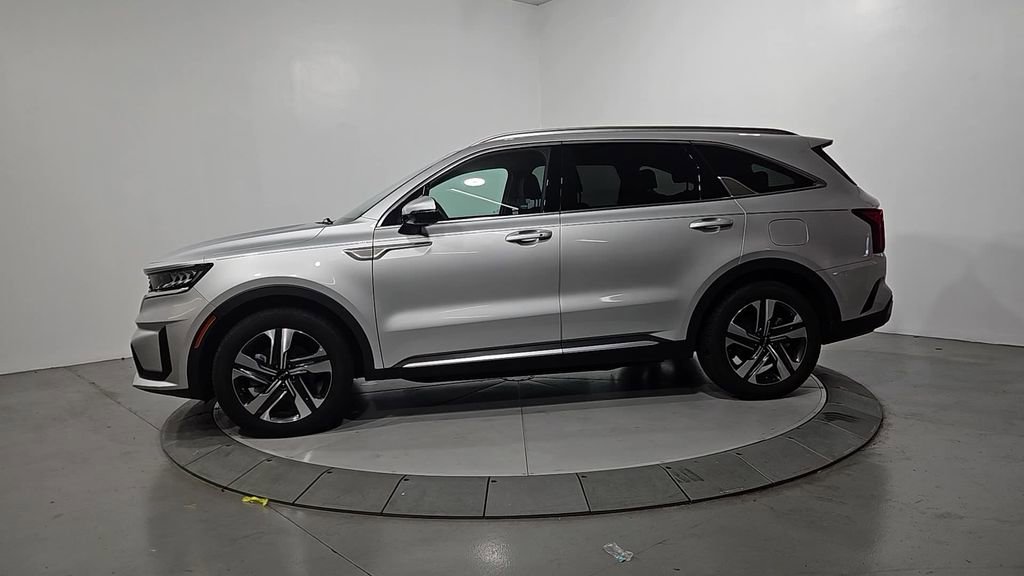 Used 2023 Kia Sorento EX image 2