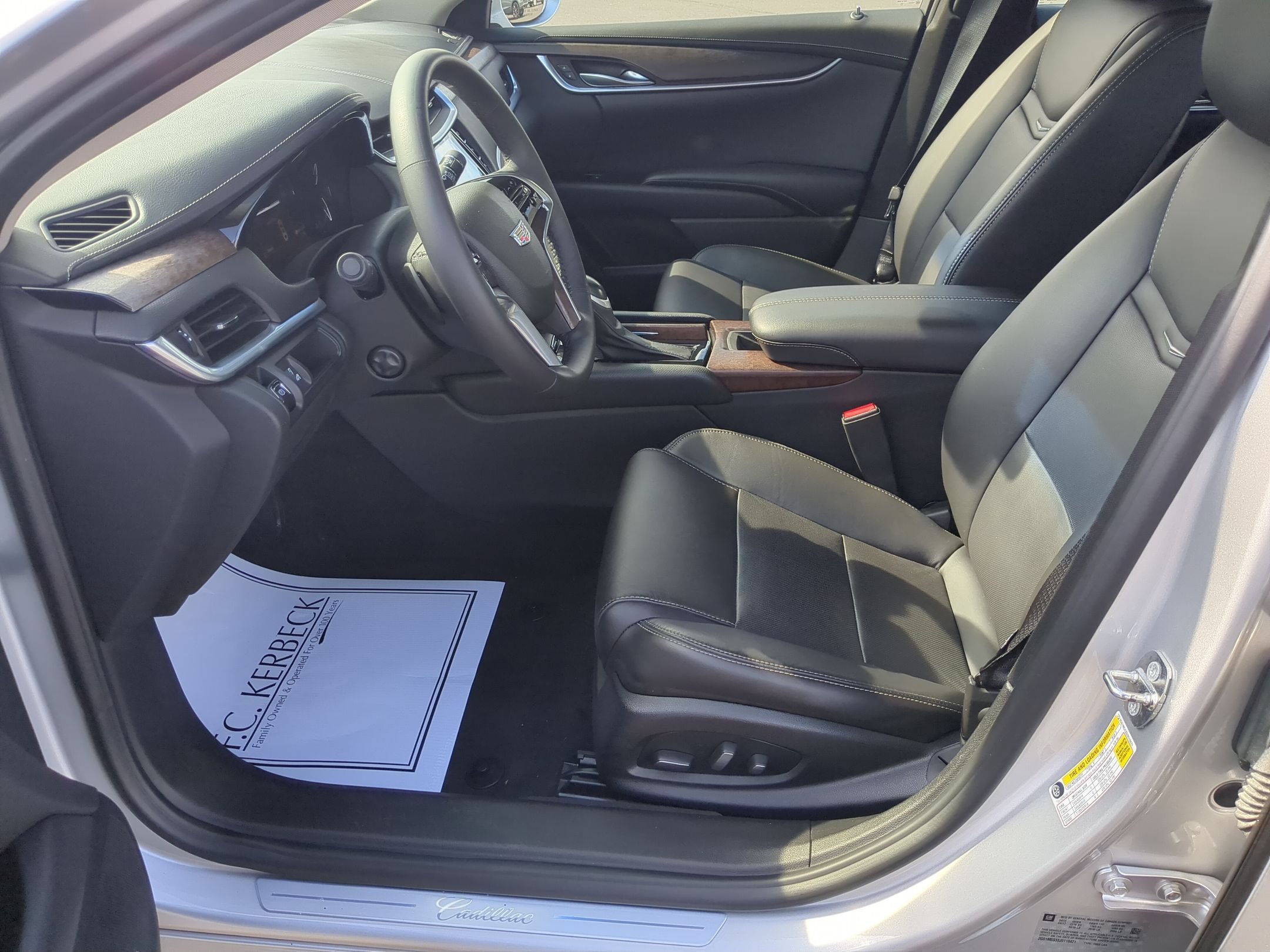 Certified 2018 Cadillac XTS Luxury FWD image 17