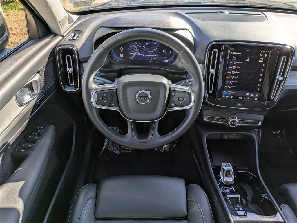 Certified 2025 Volvo XC40 B5 Plus image 16