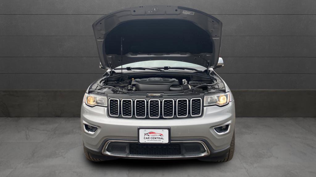 Used 2017 Jeep Grand Cherokee Limited AWD/4WD image 9