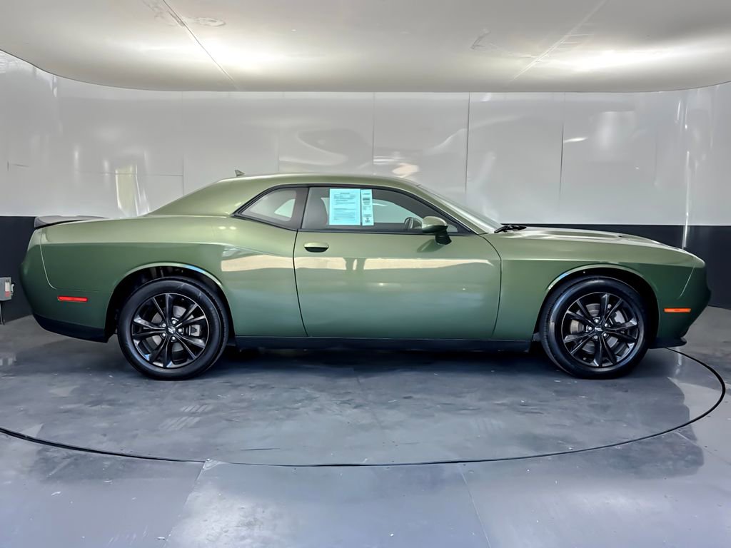 Used 2022 Dodge Challenger SXT w/ Blacktop Package AWD/4WD image 2