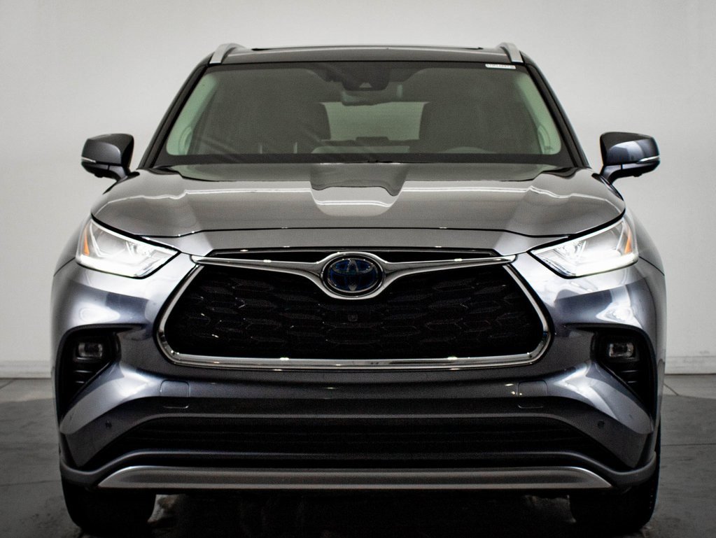 Used 2023 Toyota Highlander Platinum image 2