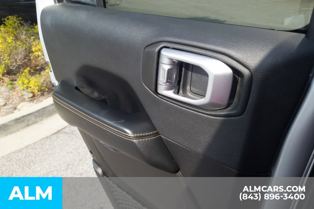 Used 2024 Jeep Wrangler Unlimited Sahara AWD/4WD image 23