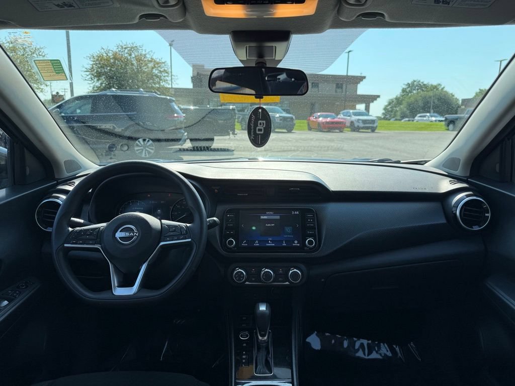 Used 2023 Nissan Kicks SV w/ Exterior Package FWD image 10
