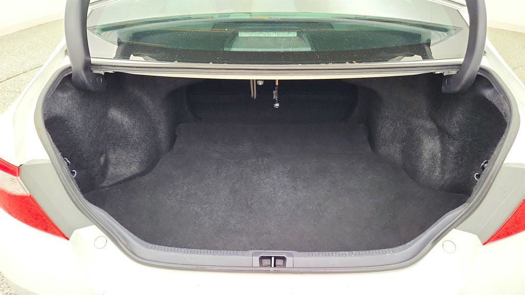 Used 2015 Toyota Camry LE FWD image 21