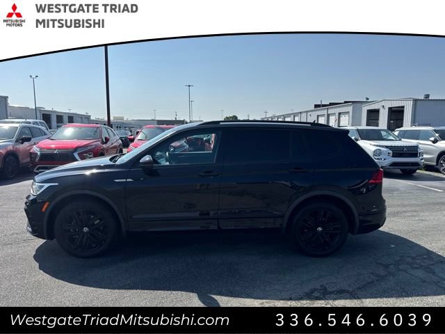 Used 2022 Volkswagen Tiguan SE R-Line FWD image 3