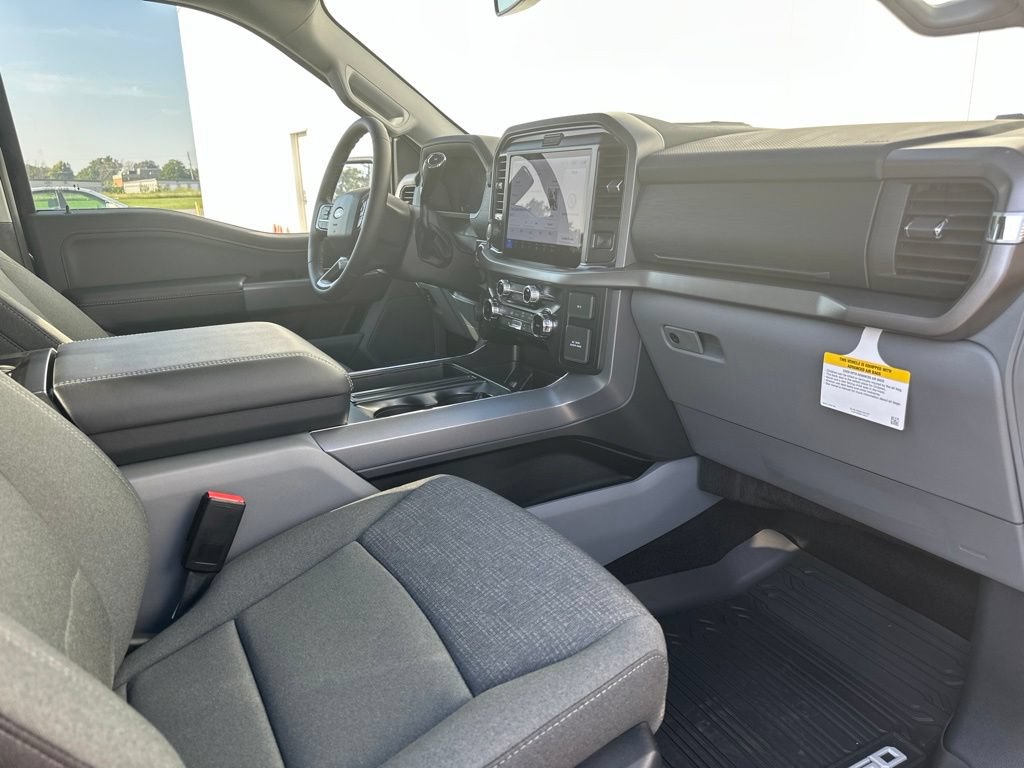 New 2026 Ford F150 XLT w/ Equipment Group 302A MID AWD/4WD image 30
