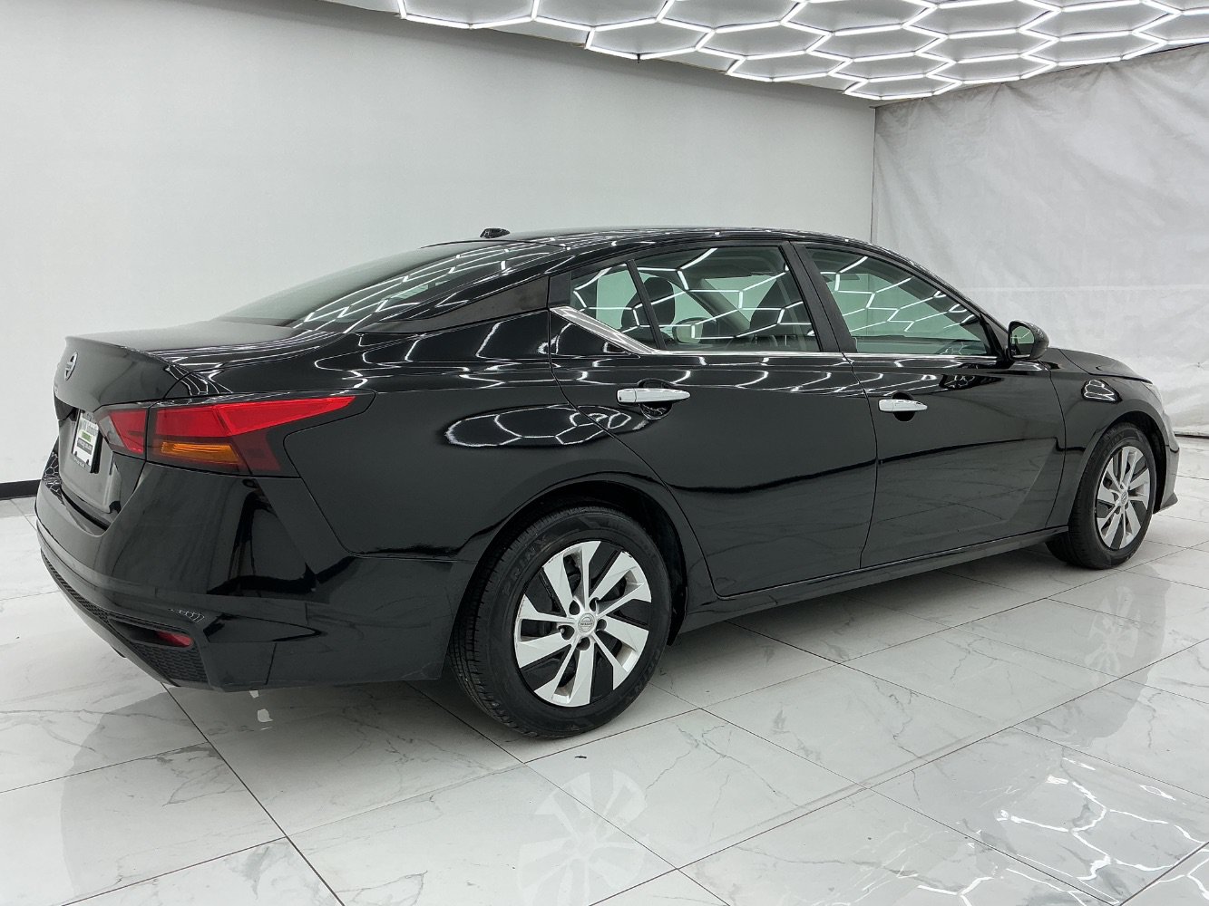 Used 2020 Nissan Altima 2.5 S FWD image 11