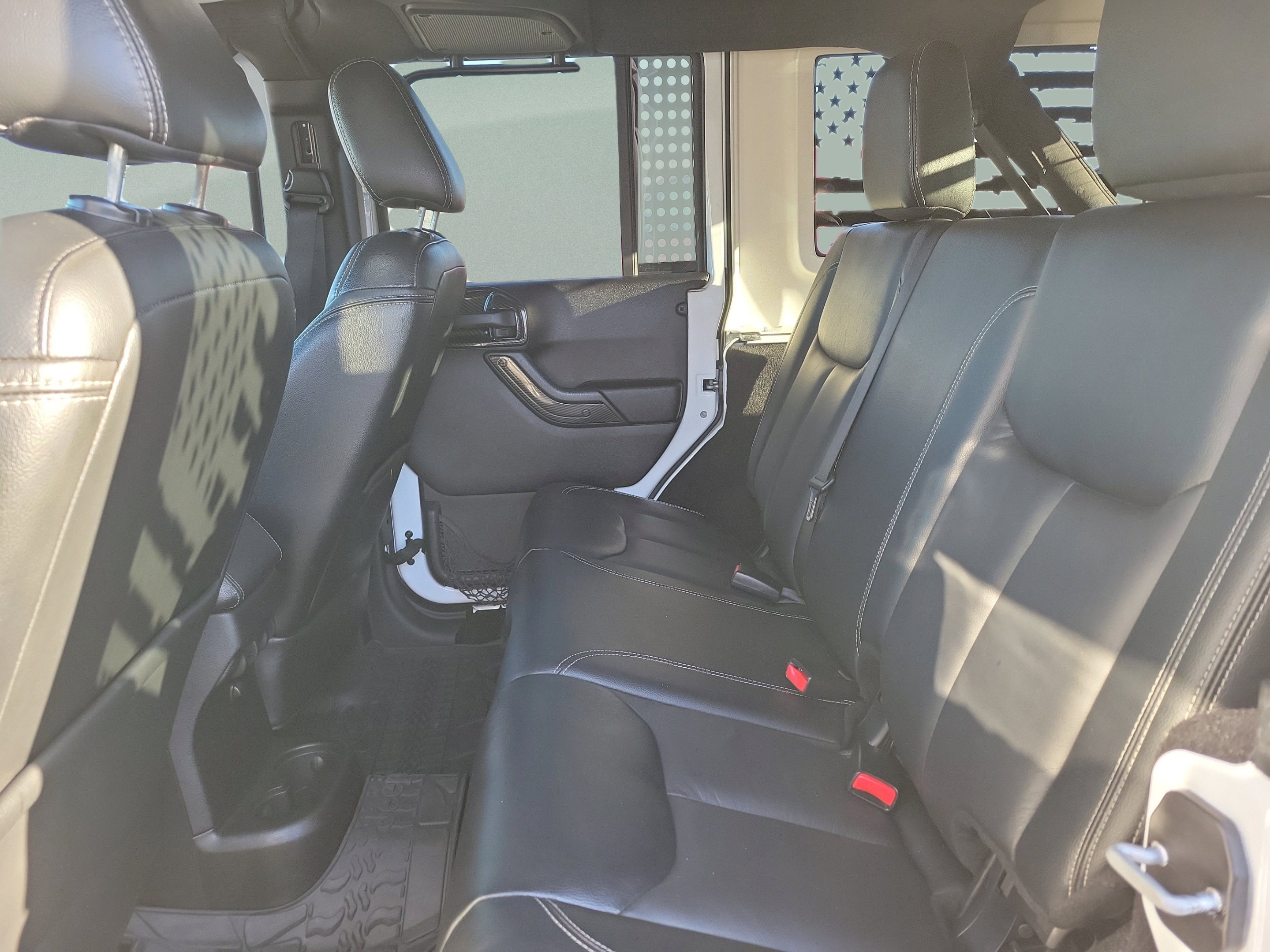 Used 2016 Jeep Wrangler Unlimited Rubicon AWD/4WD image 6