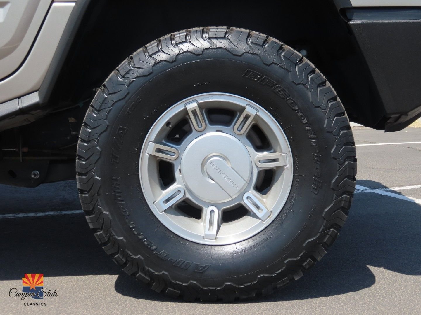 Used 2003 HUMMER H2 w/ Preferred Equipment Group image 19