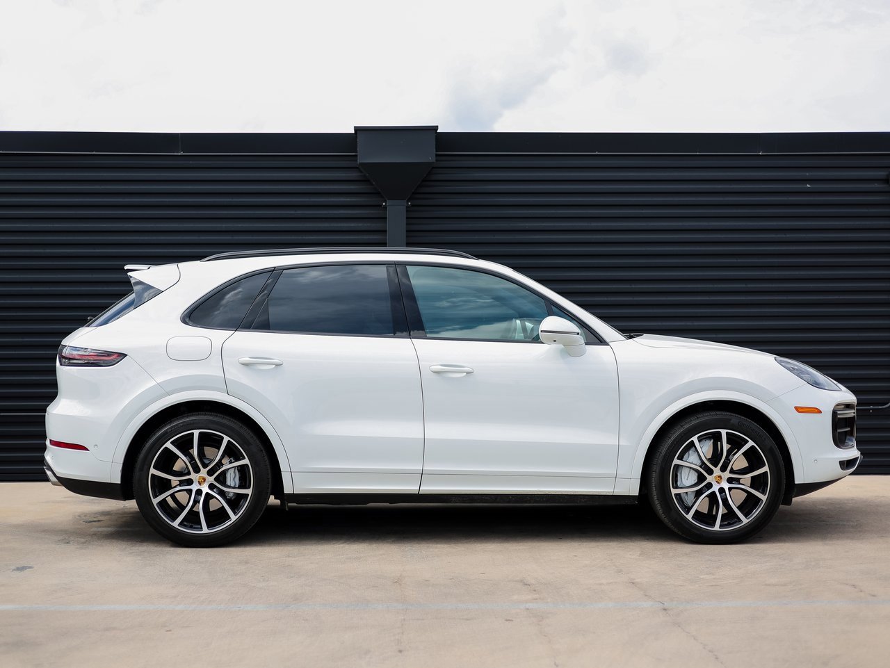 Certified 2022 Porsche Cayenne Turbo image 8