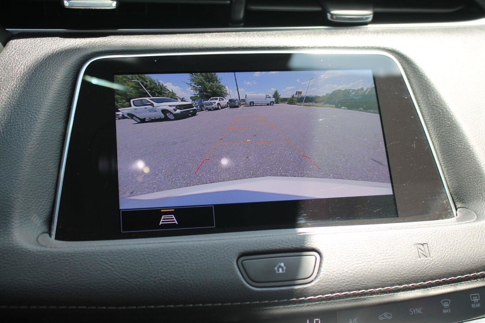 Used 2021 Cadillac XT4 Premium Luxury AWD/4WD image 22