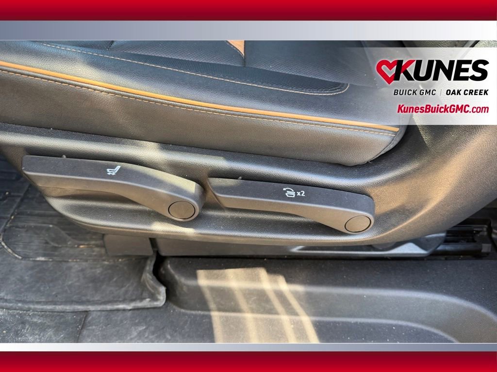 Used 2023 GMC Yukon XL AT4 image 10