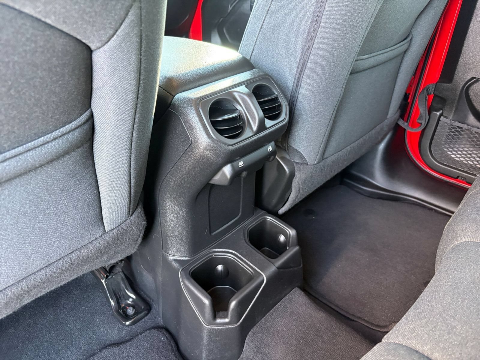 Used 2025 Jeep Wrangler Unlimited Sport AWD/4WD image 22